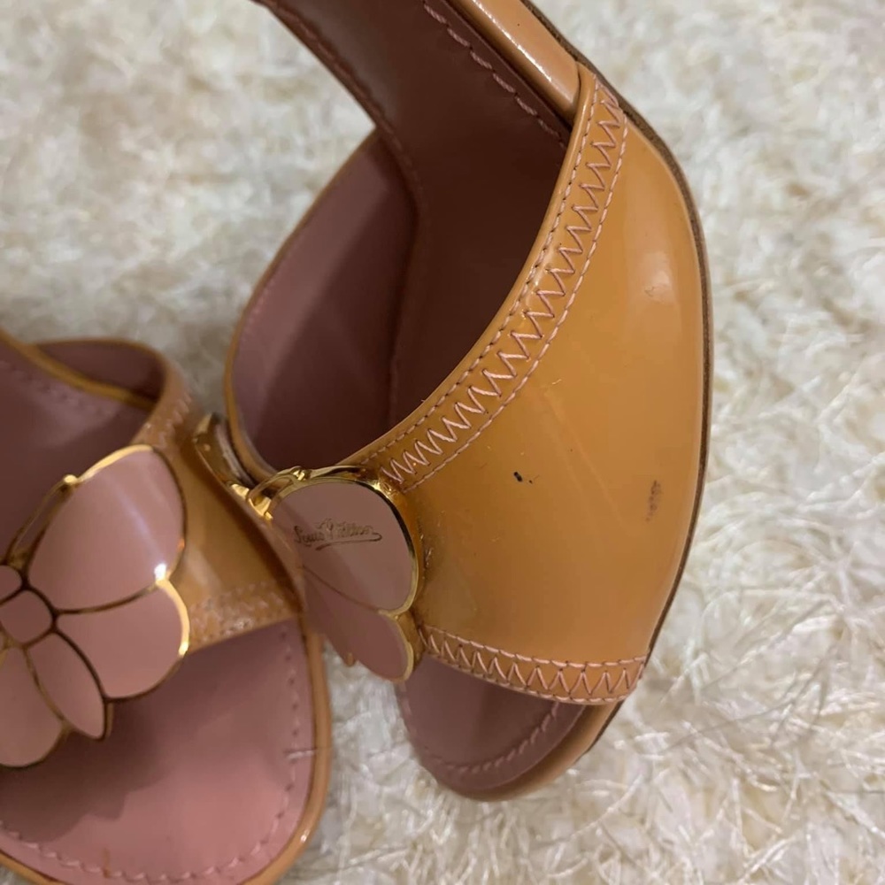 Louis Vuitton Sandal - Picture 4 of 13